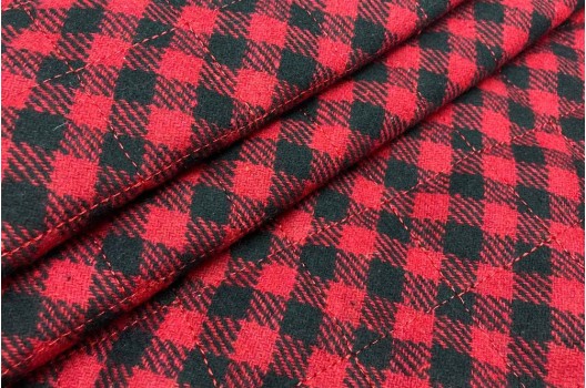 Пальтовая ткань на синтепоне черно-красная 