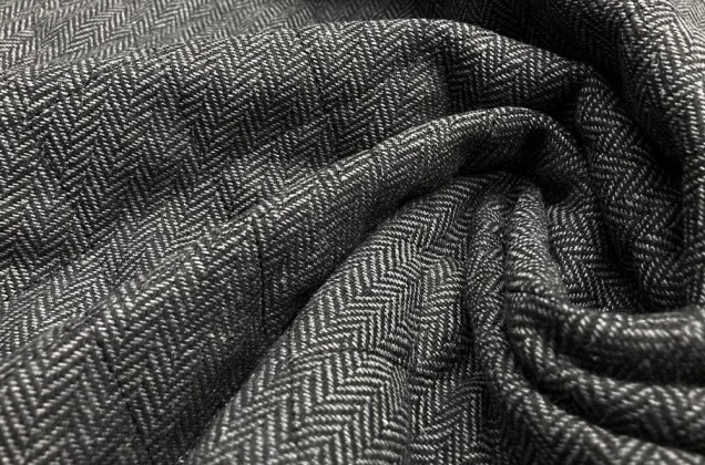 Пальтовая ткань на синтепоне, елочка черно-серая 2