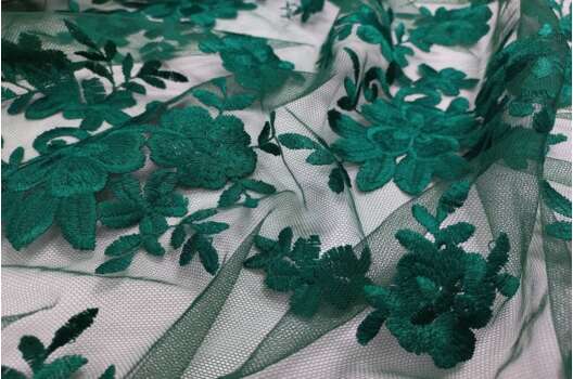 Кружевное полотно Цветы, изумрудное, 135 см