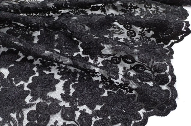 Кружевное полотно Цветы на сетке с пайетками, черное 1