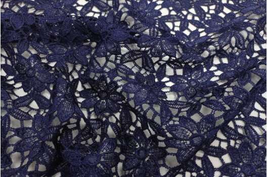 Кружевное полотно Цветы, темно-синее, 130 см