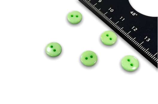 Пуговица пластиковая, 2 прокола, цвет салатовый, 10 мм, П-59