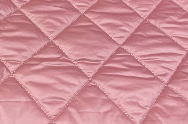 Курточная ткань на синтепоне, ромбы, персиково-розовая 1