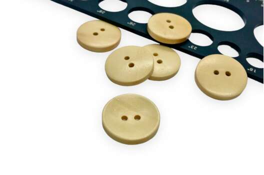 Пуговица деревянная, 2 прокола, бежевая, 25 мм