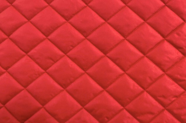 Курточная стежка Дюспо на синтепоне красная, Ромбы 5.5 см 1