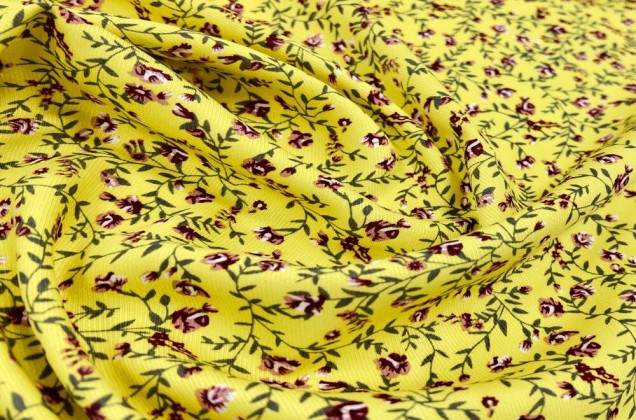Штапель твил, Плетистые розочки на темно-желтом фоне