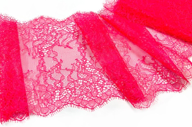 Кружево Шантильи с ресничками, неэластичное, 17 мм, ярко-розовое