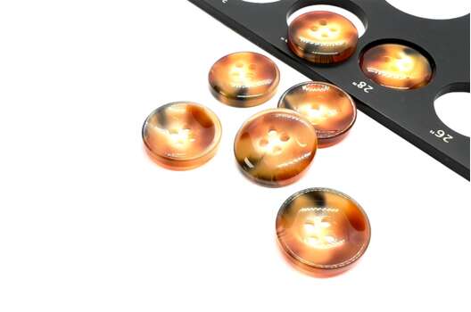 Пуговица пластиковая J.2010, 4 прокола, коричневая, 18 мм