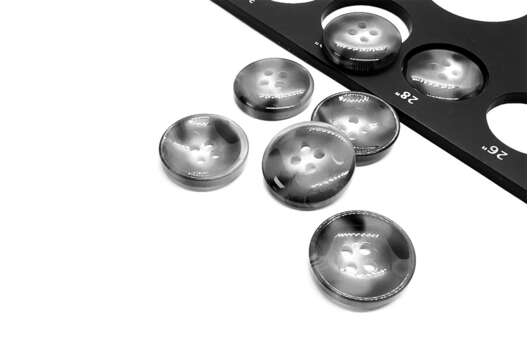 Пуговица пластиковая J.2010, 4 прокола, черная, 18 мм