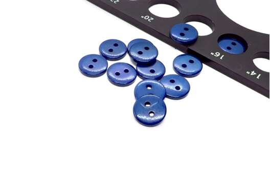 Пуговица пластиковая BT.16, 2 прокола, синяя, 10 мм