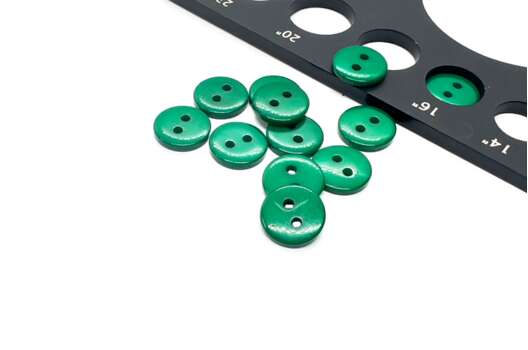 Пуговица пластиковая BT.16, 2 прокола, темно-зеленая, 10 мм