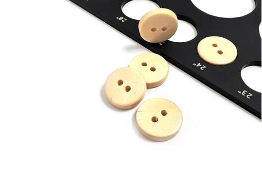 Пуговица деревянная W18 Milk, 2 прокола, светло-бежевая, 15 мм