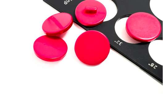 Пуговица пластиковая на ножке PS21, фуксия, 20 мм