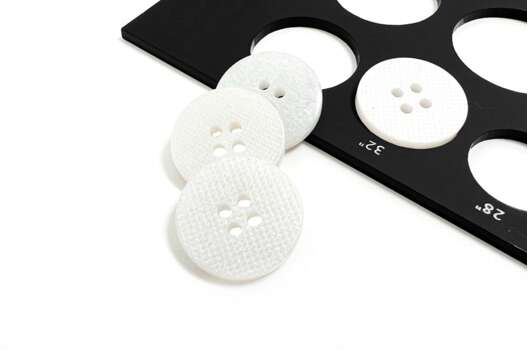 Пуговица пластик NE16, 4 прокола, белая, 20 мм