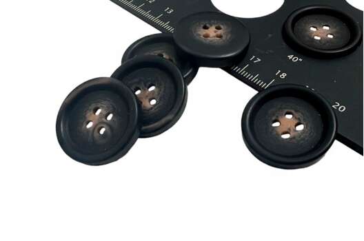 Пуговица пластик P9-07, 4 прокола, темно-коричневая, 25 мм