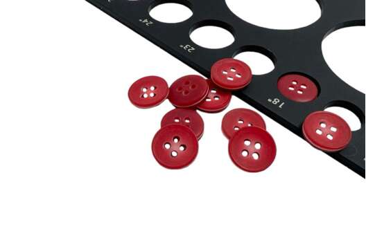 Пуговица пластиковая 3604B, 4 прокола, красная, 11.5 мм