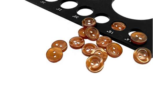 Пуговица пластиковая M-10, 2 прокола, коричневая, 10 мм