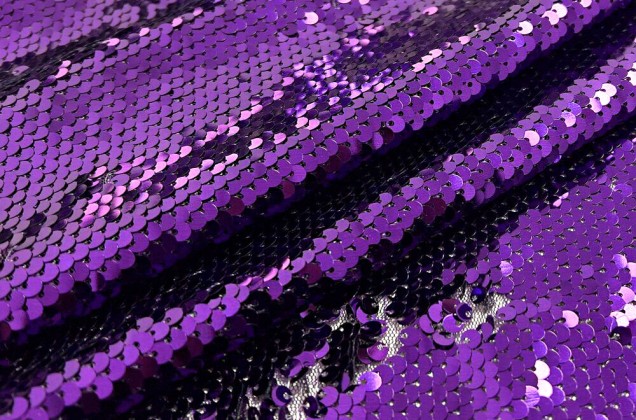 Пайетки на сетке,  5 мм фиолетовые, 130 см 1