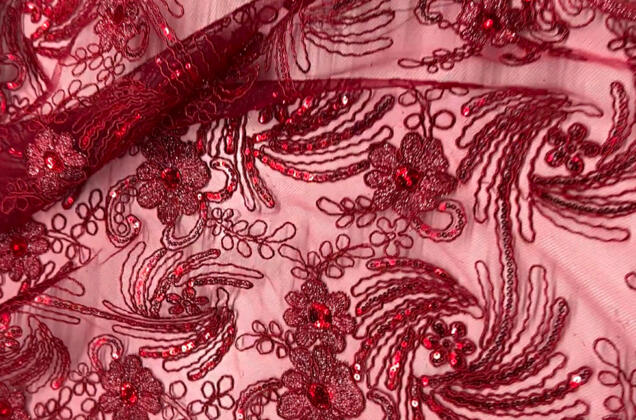 Шикарный гипюр с пайеткам, Цветочный рисунок темно-красный 1