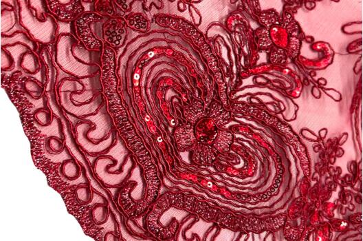 Шикарный гипюр с пайеткам, Цветочный рисунок темно-красный