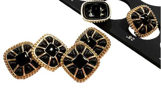 Пуговица металлическая на ножке C-MP07, черная с золотом, 18 мм