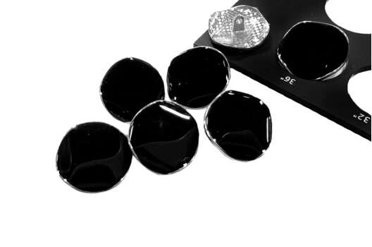 Пуговица металлическая на ножке RBZ-95, черная с серебром, 23 мм