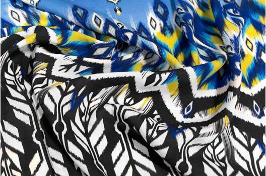 Штапель, Абстрактный узор крупный на бело-синем, Турция