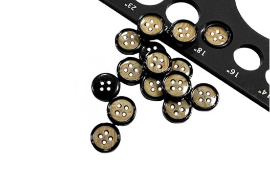 Пуговица пластик CB43, 4 прокола, бежевая, 11.5 мм