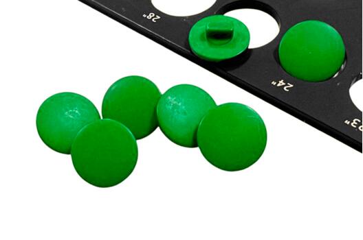 Пуговица пластик на ножке NE68, зеленая, 15 мм