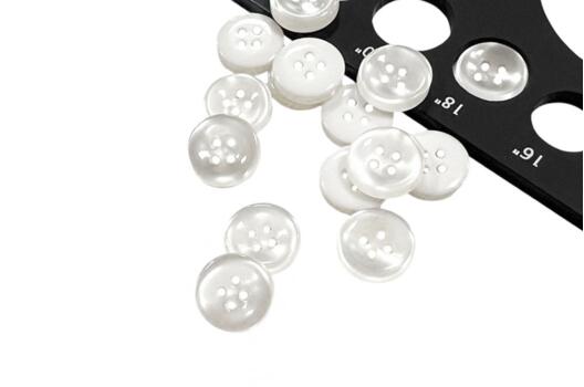 Пуговица пластиковая 44800 глянец, 4 прокола, белая, 11 мм, Турция