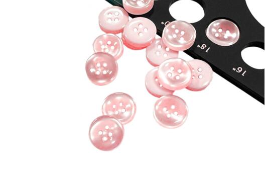 Пуговица пластиковая 44800 глянец, 4 прокола, светло-розовая, 11 мм, Турция