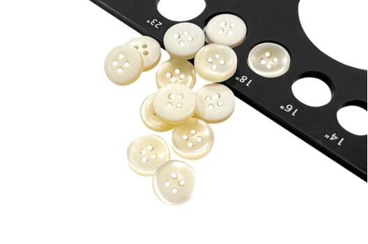 Пуговица пластиковая 44800 матовая, 4 прокола, молочная, 11 мм, Турция