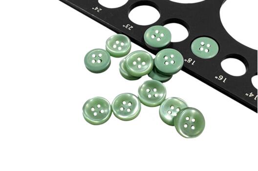 Пуговица пластиковая 44800 матовая, 4 прокола, зеленая, 11 мм, Турция