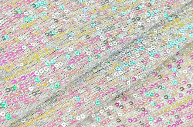 Пайетки на сетке-полосы 2 мм, перламутр, 135 см 1