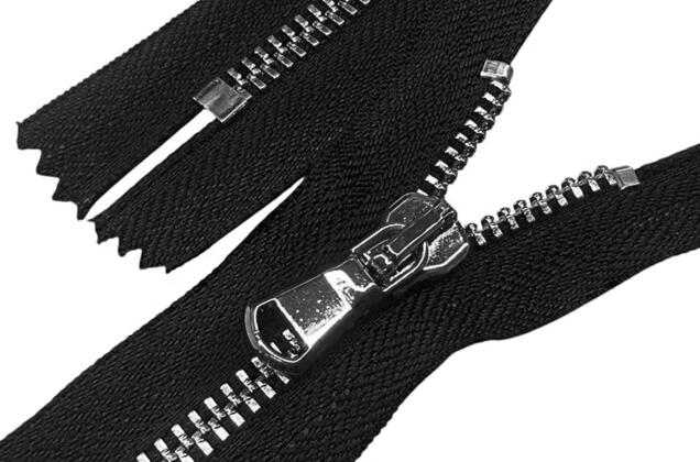 Молния металл FURNI (6M CE глянец), 18 см, тип 5, неразъемная, черная/черный никель (SGM)