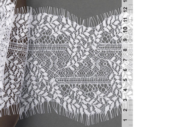 Кружево Шантильи с ресничками, неэластичное, 12 см, белое 1