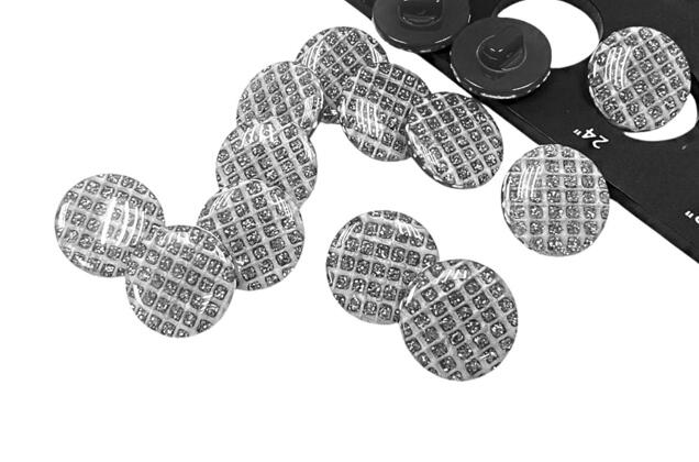 Пуговица пластик на ножке CB3320, серебристо-черная, 15 мм