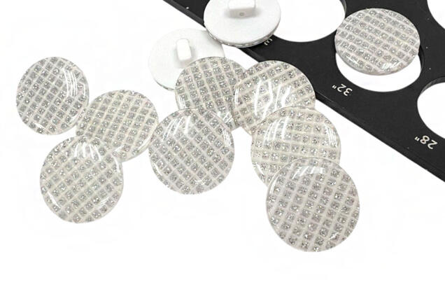 Пуговица пластик на ножке CB3320, белая, 20 мм