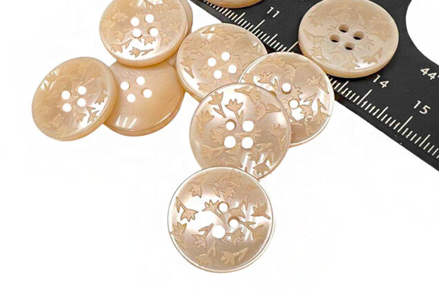 Пуговица пластик CN2504, 4 прокола, бежевая, 21 мм