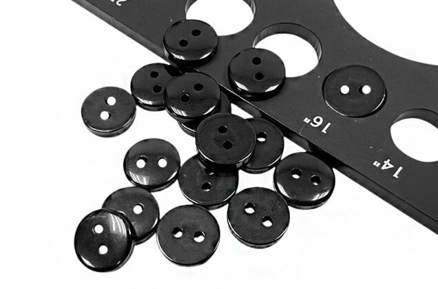 Пуговица пластик CXK-22, 2 прокола, глянцевая черная, 10 мм