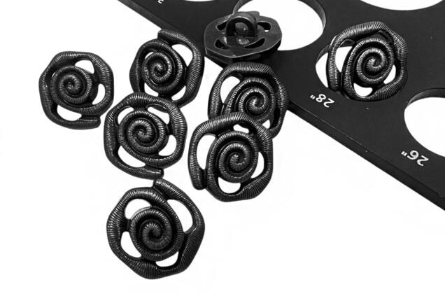 Пуговица пластиковая на ножке LA1707, черная, 18 мм