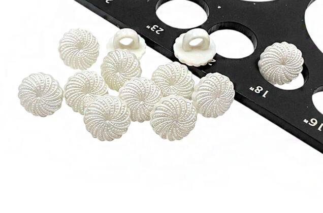 Пуговица пластиковая на ножке LA1716, белая, 11.5 мм