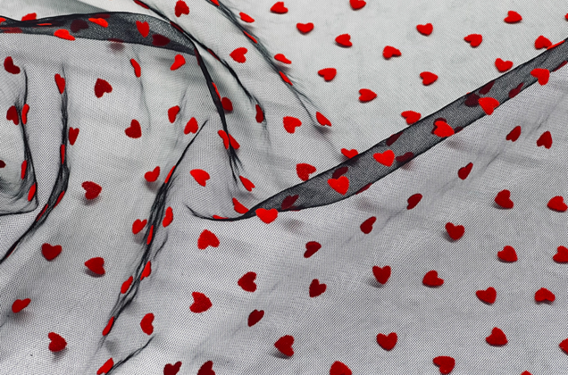 Сетка черная с красными сердечками