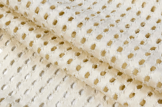 Джинс перфорированный, сливочный 2