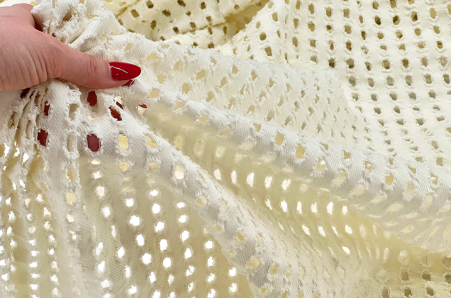 Джинс перфорированный, сливочный 3