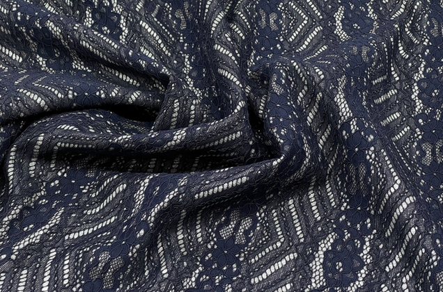 Кружево на атласе, темно-синего цвета