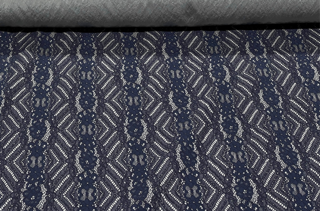 Кружево на атласе, темно-синего цвета 3