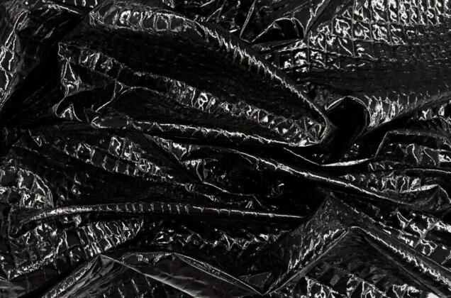 Искусственная кожа (экокожа) лаковая Крокодил, черная (193775), Италия 5