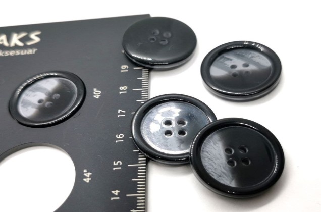 Пуговица пластмассовые на четыре прокола, чёрный цвет, 25 мм, П-05 1