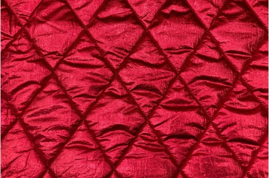 Курточная ткань на синтепоне, красные ромбы